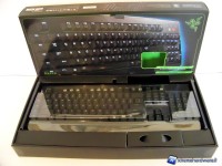 15_razerblackwidowU_packinside1